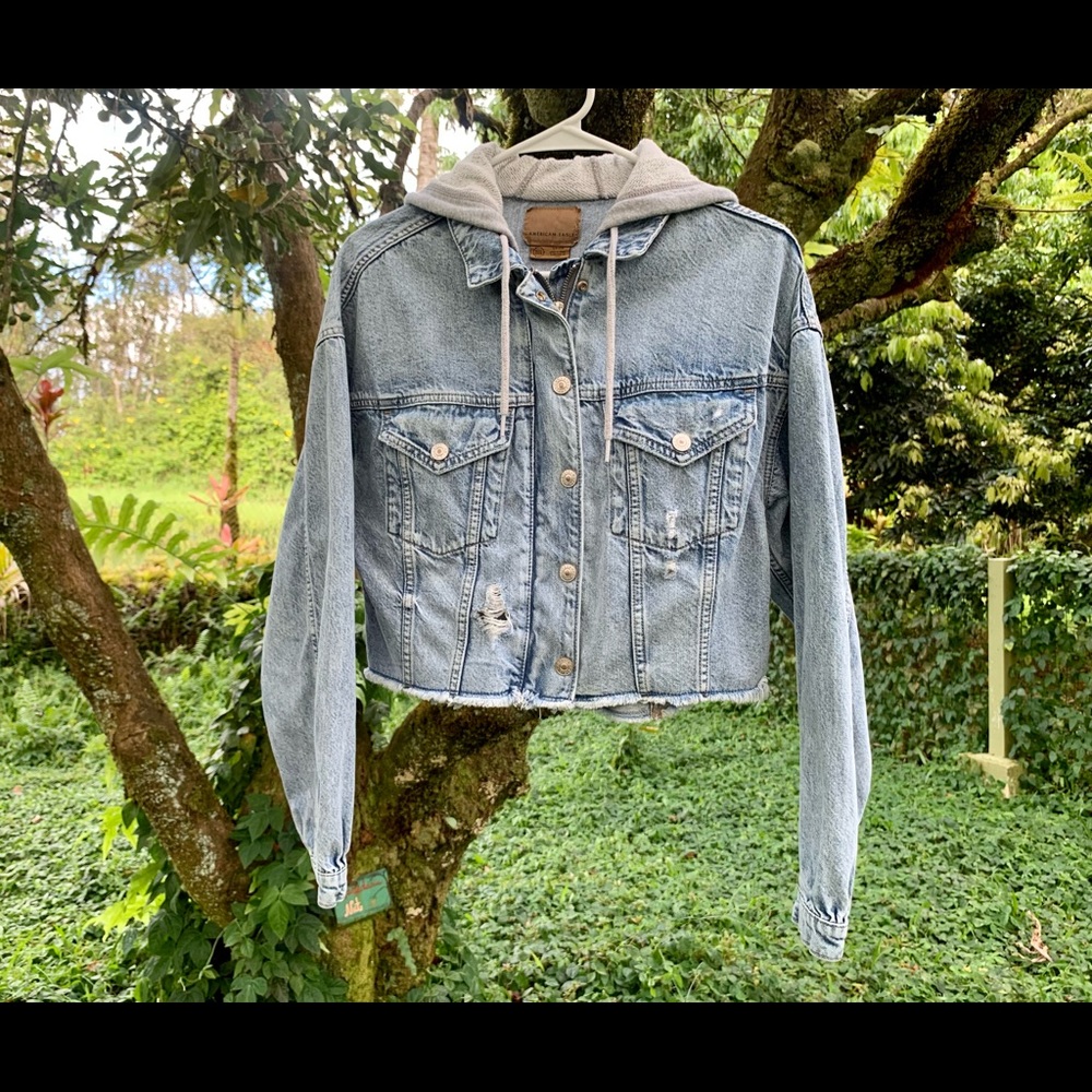 🦅 American Eagle Crop Jean Jacket w/ Hood 💙